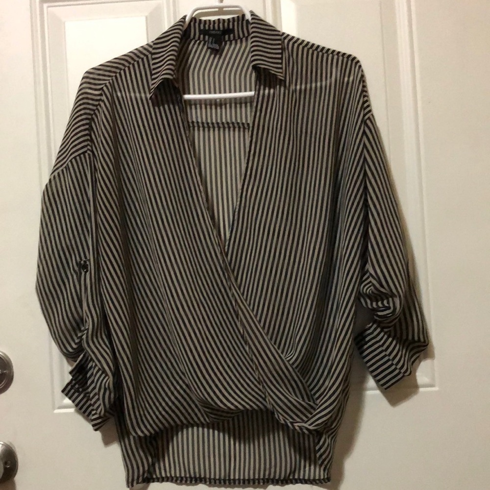 🌺4/$30 (BUNDLE) 4EVER21 SIZE S BLOUSE | STRIPES